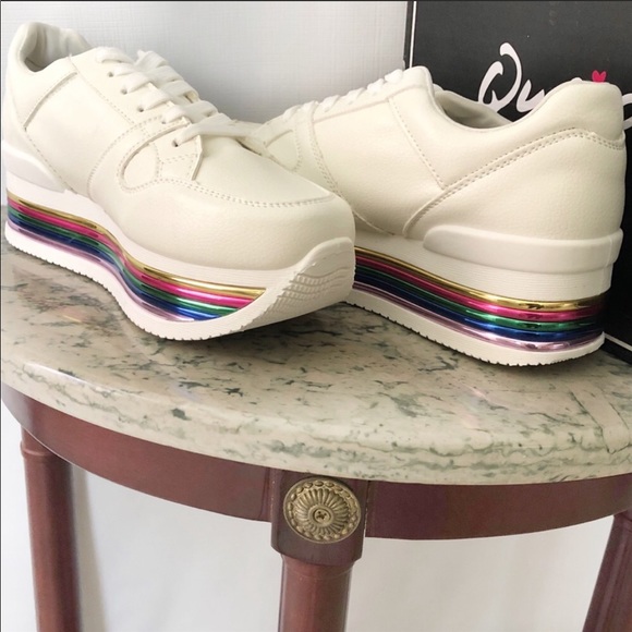 NWT Qupid Tampa Lace Up Women Sneakers Size 6 - Picture 3 of 7